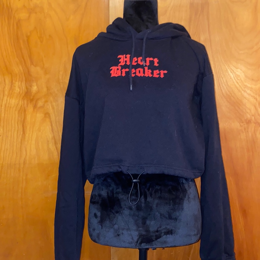 long sleeve heart breaker crop top
